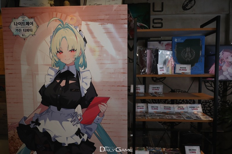 카제나, 오프라인 카페 오픈… 코스프레·굿즈로 관람객 맞이