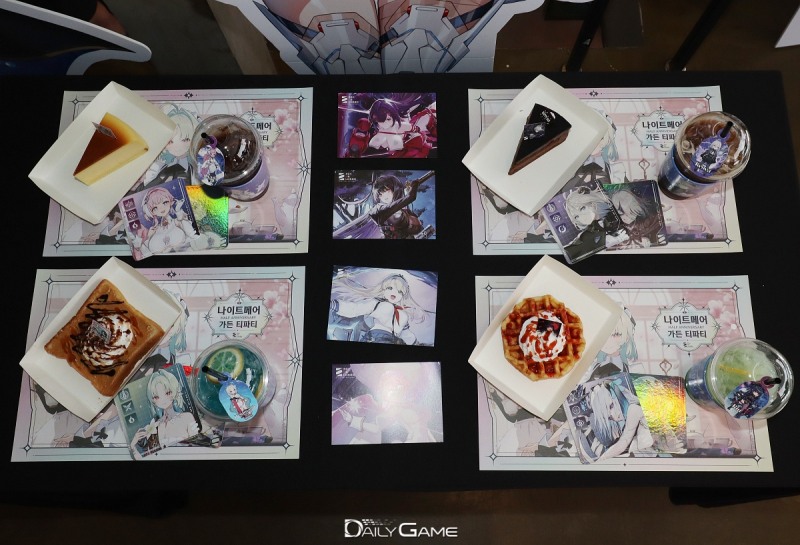 카제나, 오프라인 카페 오픈… 코스프레·굿즈로 관람객 맞이