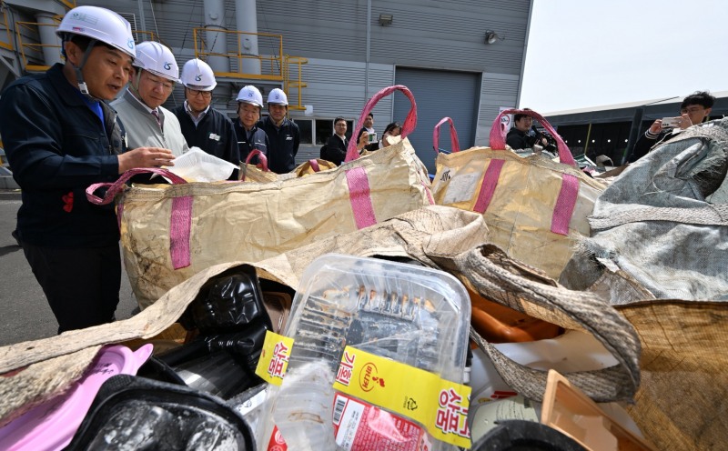 유정복 인천시장의 자원회수센터 방문 모습./페이스북 캡처