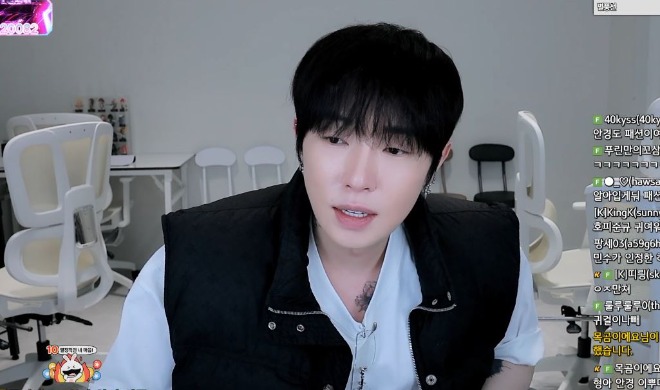 사진 = 리니지 클래식 전서버 최초 50레벨 달성 방송 캡처