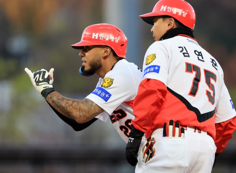 카스트로, 역전 적시타 세리머니. / 사진=연합뉴스