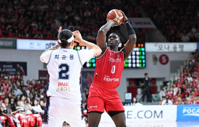 정관장 오브라이언트의 슛 / 사진=KBL 제공. 연합뉴스