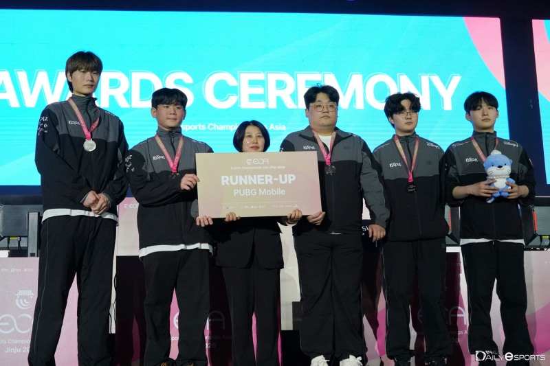 준우승을 기록한 배틀그라운드 모바일 선수들.