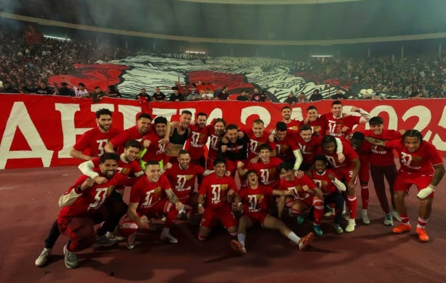 우승을 기뻐하는 츠르베나 즈베즈다 선수들 / 사진=즈베즈다 SNS 캡처. 연합뉴스