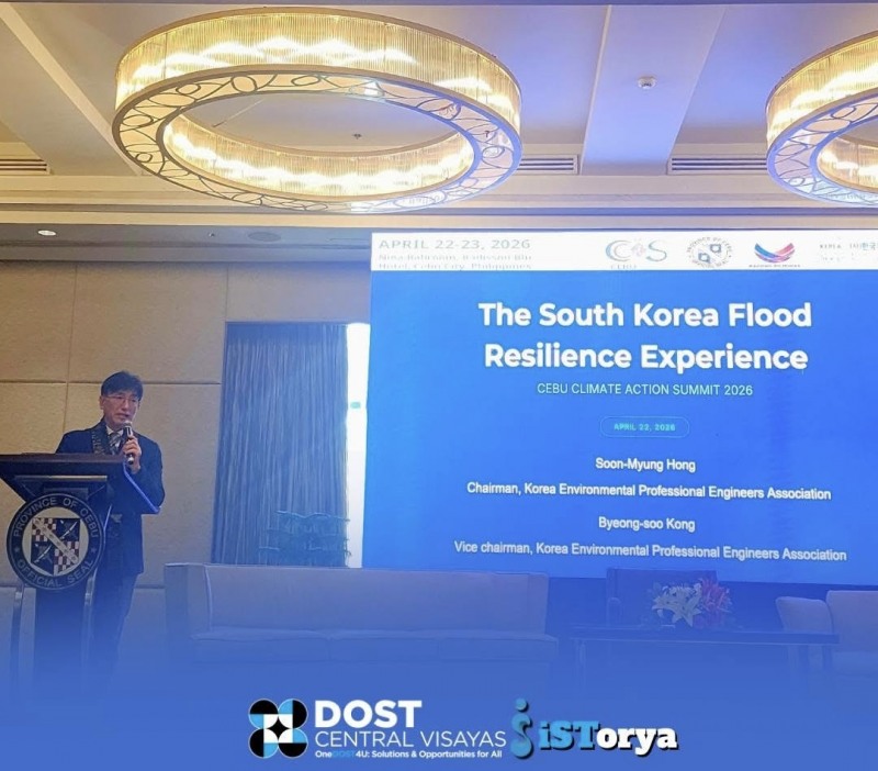 한국환경기술사회 홍순명 회장이 필리핀 세부에서 열린 국제 기후행동회의에서 대한민국의 홍수 대응 경험과 도시 회복력 전략을 소개하고 있다./한국환경기술사회