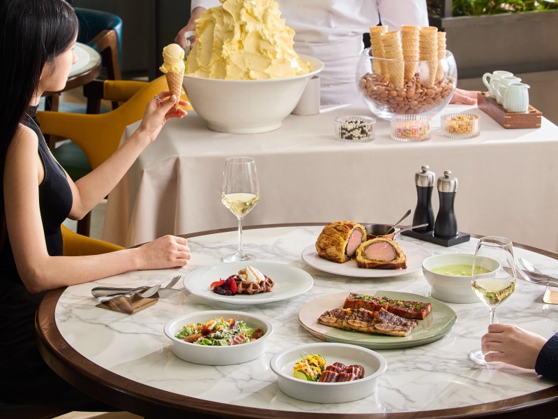 안다즈 서울 강남, 가정의 달 맞아 카네이션 케이크 & 브런치 뷔페 선봬