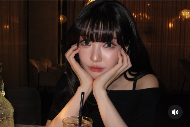 BJ케이 여자친구 과즙세연, 블랙 오프숄더 데일리룩으로 시선 강탈