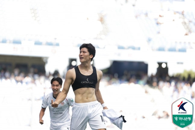 포항 조상혁의 골 세리머니 / 사진=한국프로축구연맹 제공