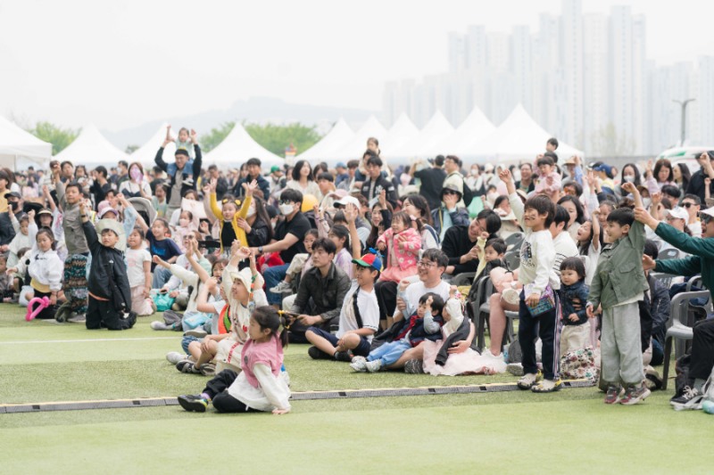 용인특례시는 2일 시청 야외광장에서 ‘어린이날 대축제’를 개최했다./용인시