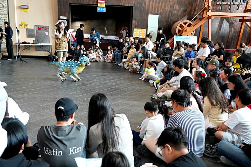 공룡대축제 공룡 동작로봇 공연 (사진제공=해남군)