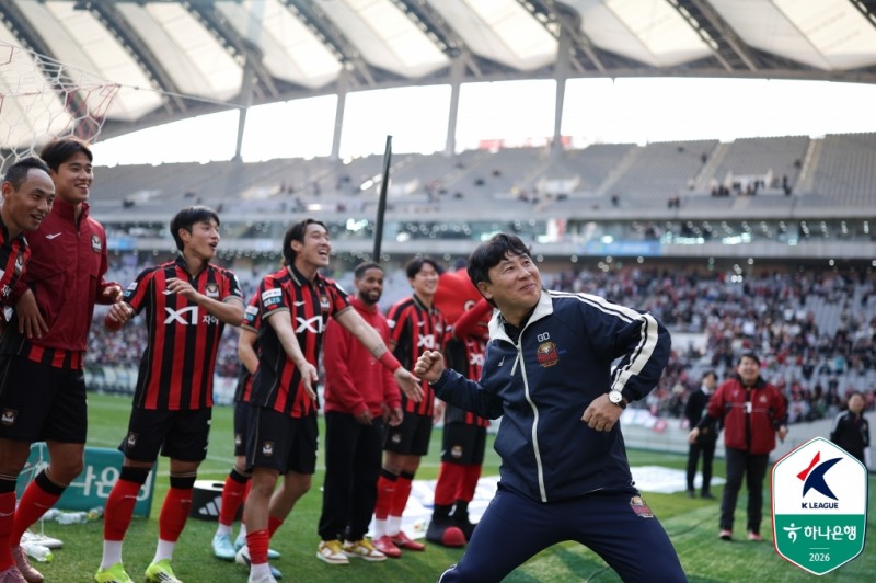 선두 달리는 FC서울과 김기동 감독. / 사진=연합뉴스