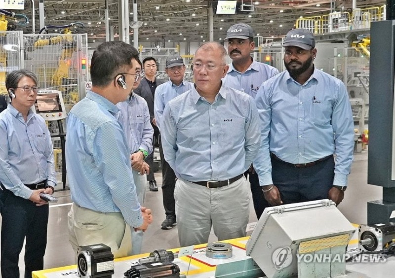 인도 공장을 찾은 정의선 회장. 사진=연합뉴스
