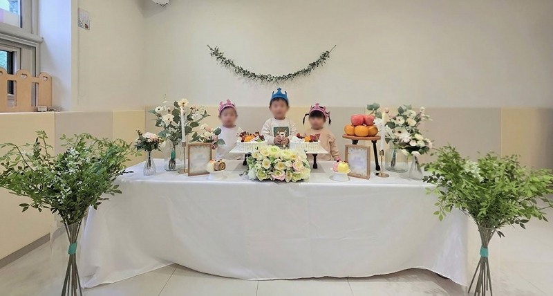 성남시 중앙동 소재 국공립어린이집에서 다회용 장식 ‘전통 돌상’을 활용해 원아들의 생일잔치를 열고 있다./성남시