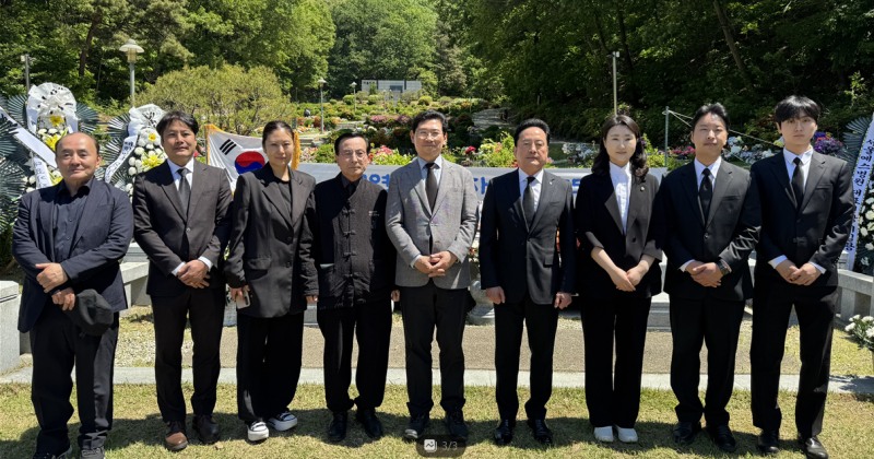 기념촬영모습. 선거캠프