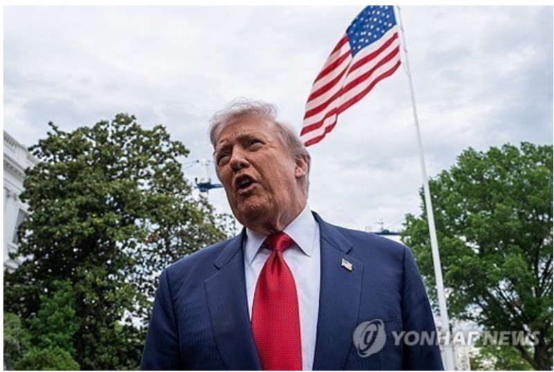 트럼프 대통령은 10일(현지시간) 미국의 종전안에 대한 이란의 답변을 수용불가한 내용이라고 밝혔다고 블룸버그통신이 보도했다. 사진=UPI, 연합뉴스