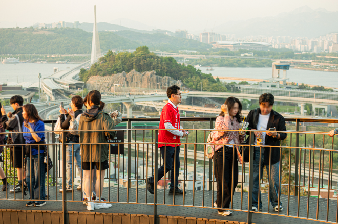사진=이기재 국민의힘 양천구청장 후보(가운데)