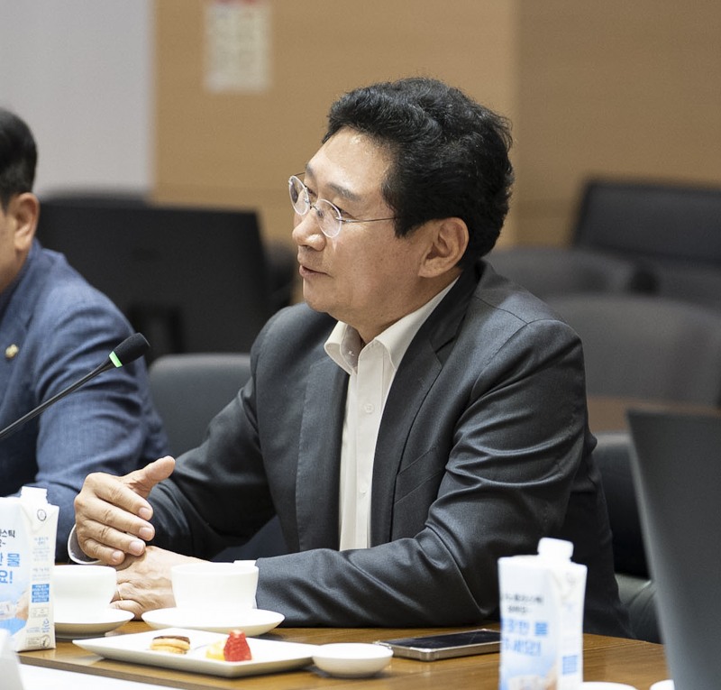 삼성전자 기흥캠퍼스를 방문한 이상일 국민의힘 용인시장 후보./선거캠프