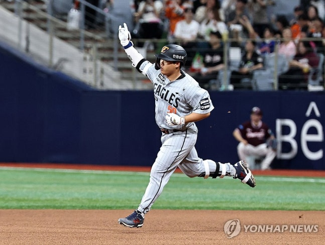 솔로 홈런 친 한화 강백호 / 사진=연합뉴스