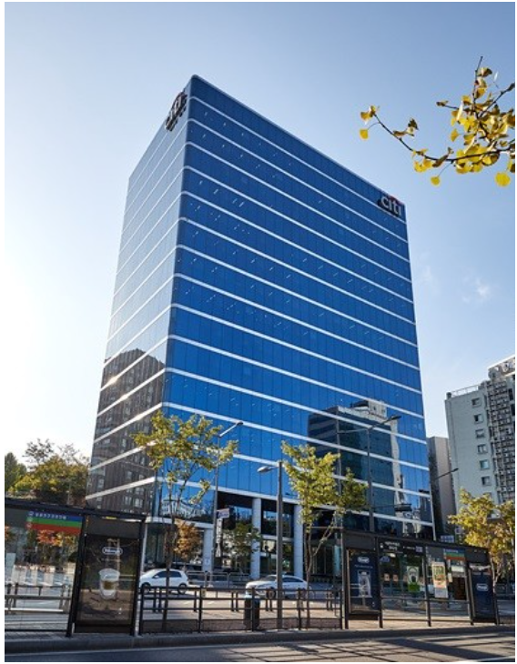 씨티은행은 13일 한국은행이 내년 4월까지 총 4회 금리인상을 단행할 것으로 전망했다. 사진=씨티은행, 연합뉴스