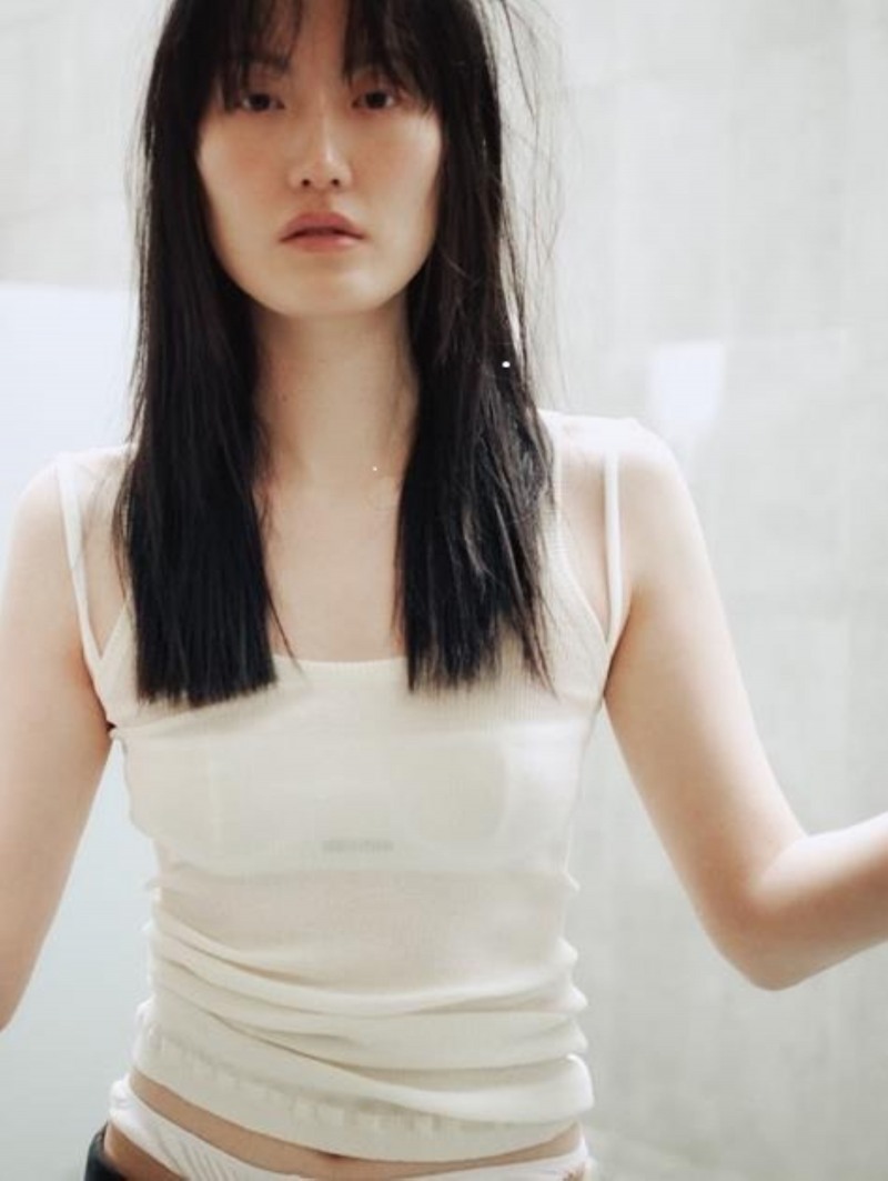 모델 이혜승, 사진작가 하이선으로 첫 개인전 ‘문 밖의 나’ 개최