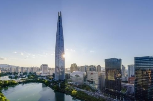 잠실 롯데타워 전경. /사진=롯데지주