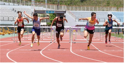 남자 110m 허들 우승한 김주호(왼쪽에서 두 번째). / 사진=연합뉴스