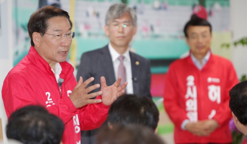 유정복 인천시장 후보가 16일 허식 인천시의원 후보 선거사무소 개소식에서 발언하고 있다./정복캠프