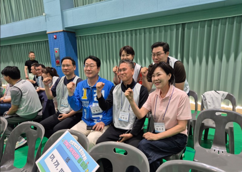 정명근 화성시장 후보의 화성상공회의소 인문학 강의 수강생 체육대회 참석 모습./선거캠프
