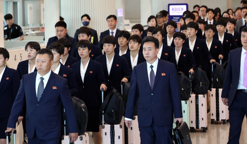 AFC 여자 챔피언스리그 4강전 위해 입국하는 내고향축구단. / 사진=연합뉴스