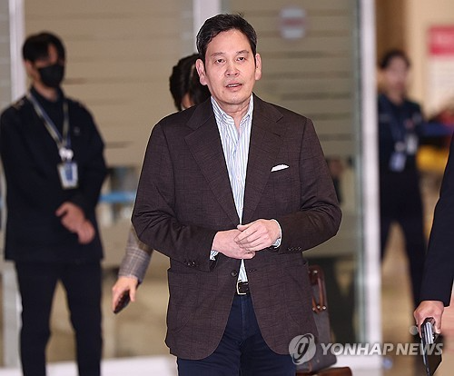 회장 사과–대표 경질에도 멈추지 않는 ‘탱크’
