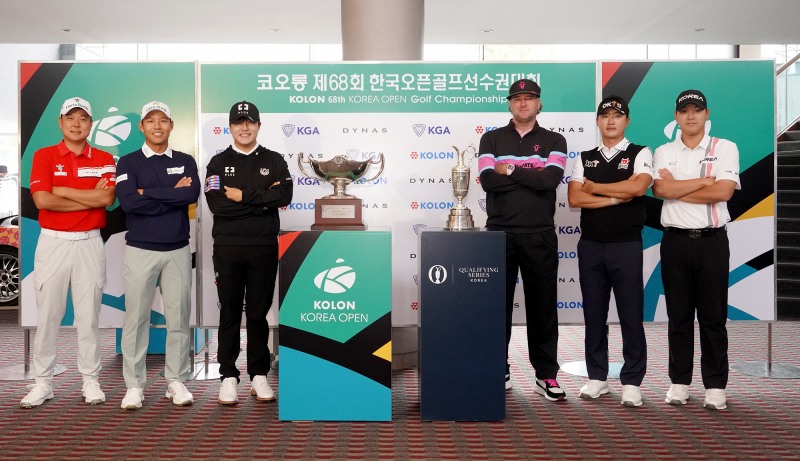 코오롱 제68회 한국오픈에 출전한 주요 선수들이 선전을 다짐하며 기념촬영을 하고 있다. 왼쪽부터 함정우, 문도엽, 김민규, 버바 왓슨, 이태희, 김민수. /조직위원회
