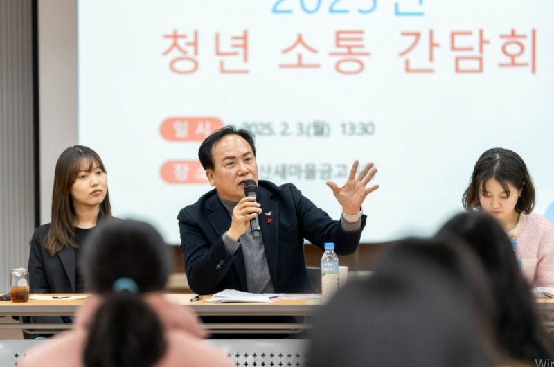 이권재 오산시장 후보의 청년 간담회 모습. /선거캠프