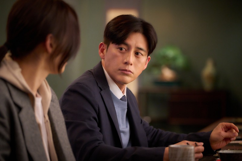 ‘군체’ 고수, 서사 포문 연 강렬한 존재감…정의-우정-인류애 트라이앵글 완성
