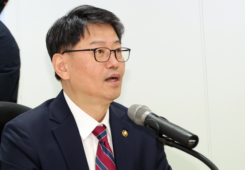 김용수 국무조정실 국무2차장이 3일 세종시 뱅크빌딩에서 열린 부동산 감독 추진단 출범 및 제1차 부동산 불법행위 대응 협의회에서 발언하고 있다./뉴시스