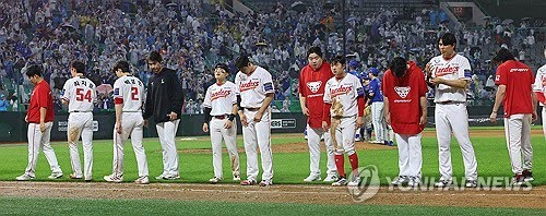9연패 SSG 선수들.