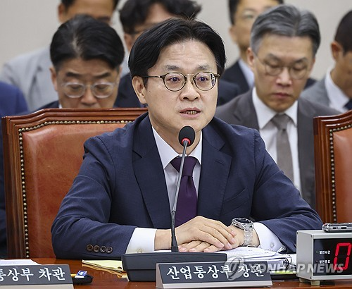 김정관 산업통상부 장관
