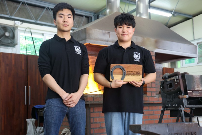 (좌)김선재 민간 장제사 (우)정예강 한국마사회 장제사