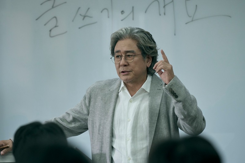 ‘맨 끝줄 소년’, 최민식X최현욱이 선보일 역대급 연기 앙상블…허문오&이강 캐릭터 스틸 공개