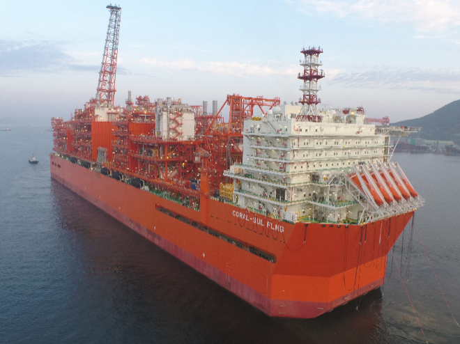 삼성중공업이 건조한 대형 부유식 액화천연가스 생산설비(FLNG). 사진= 삼성중공업