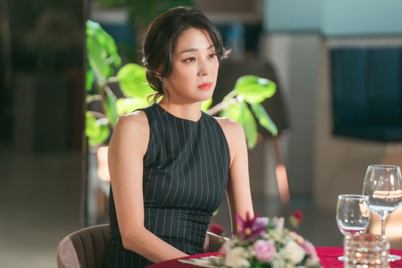 ‘가족관계증명서’ 한고은, 독보적 우아함으로 돌아왔다…대한민국 클래식계를 뒤흔든 첼리스트로 완벽 변신