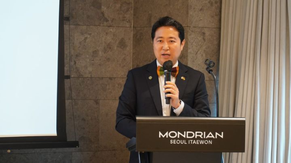 최고조 주한 가나 대사가 지난 10일 서울 용산구 몬드리안 호텔에서 열린 사단법인 동아프리카 건설협력 포럼(이사장 이정우)의 조찬 세미나에서 강연을 했다./K-FINCO 전문건설공제조합