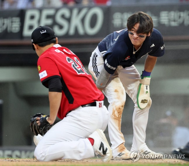 홈까지 내달린 박찬호 / 사진=연합뉴스