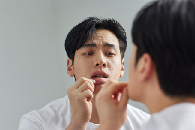 구강암은 발병 초기 염증과 증상이 비슷하고 뚜렷한 통증을 유발하지 않아 치료 시기를 놓치기 쉬운 악성 종양이다. <사진=클립아트코리아 제공>