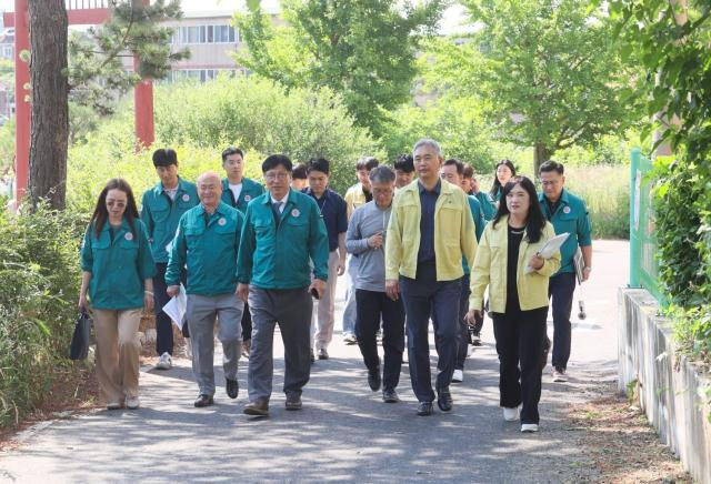 도성훈 인천시교육감은 18일 강화여자고등학교를 방문해 여름철 자연재난 대비 학교시설 안전관리 현황을 점검했다./인천시교육청