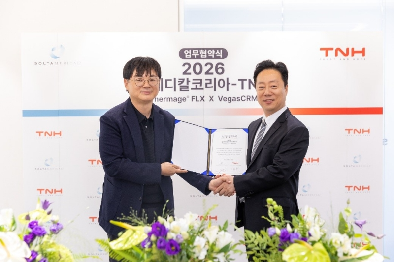 왼쪽부터 TNH 이판호 대표, 솔타메디칼코리아 한상진 대표/사진제공=솔타메디칼코리아