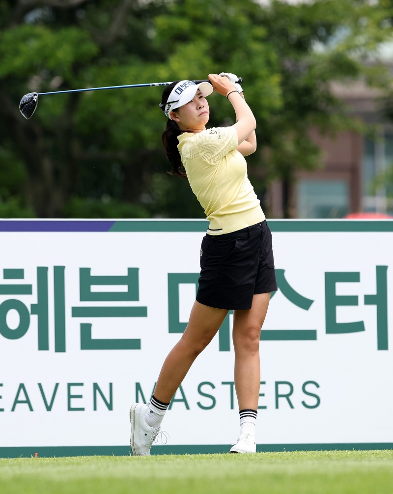 황민정이 20일 경기 안산시 대부도 더헤븐CC에서 열린 ‘인카금융 더헤븐 마스터즈’ 2라운드에서 티샷을 하고 있다. /사진=더헤븐리조트 제공