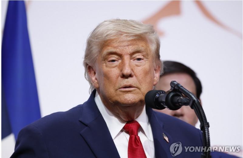 트럼프 대통령은 21일(현지시간) 레바논 친이란 무장정파 헤즈볼라 막지 못하면 이란을 다시 강하게 타격할 것이라고 위협했다. 사진=EPA,연합뉴스