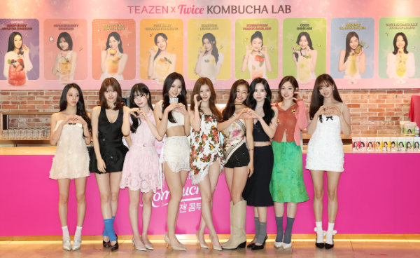 티젠, 트와이스와 연 '콤부차 랩' 팝업에 400여명 방문