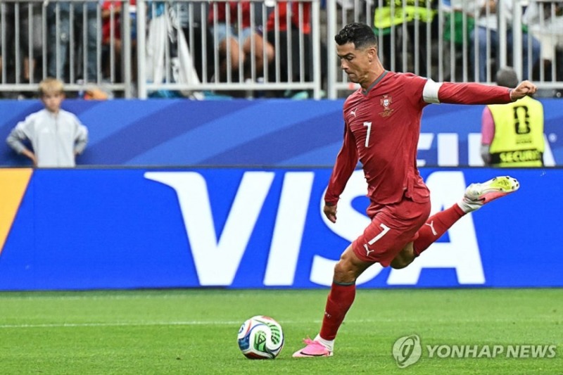 팀의 3번째 골 넣는 호날두 / 사진=연합뉴스
