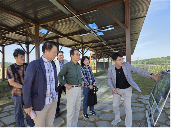 경기준비위원회 평화안보특별위원회의 파주 DMZ 방문 모습./인수위
